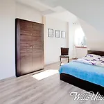 Ultima *